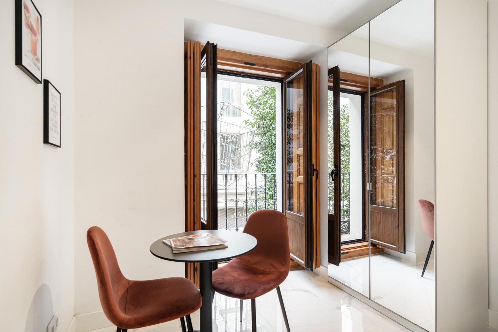 Dobo Madrid Luna Экстерьер фото