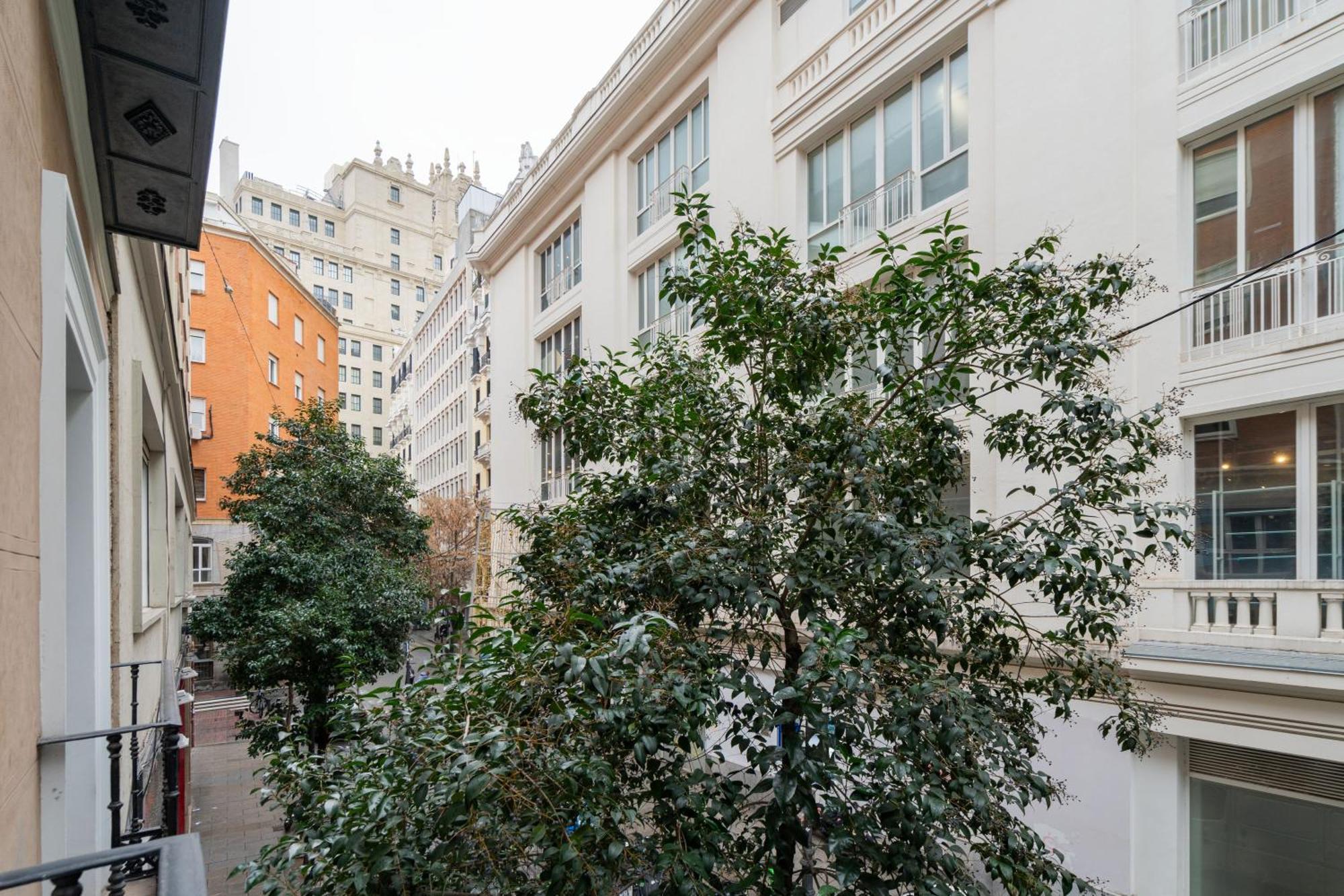 Dobo Madrid Luna Экстерьер фото